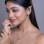 Load image into Gallery viewer, Queen of Hearts Pendent Set