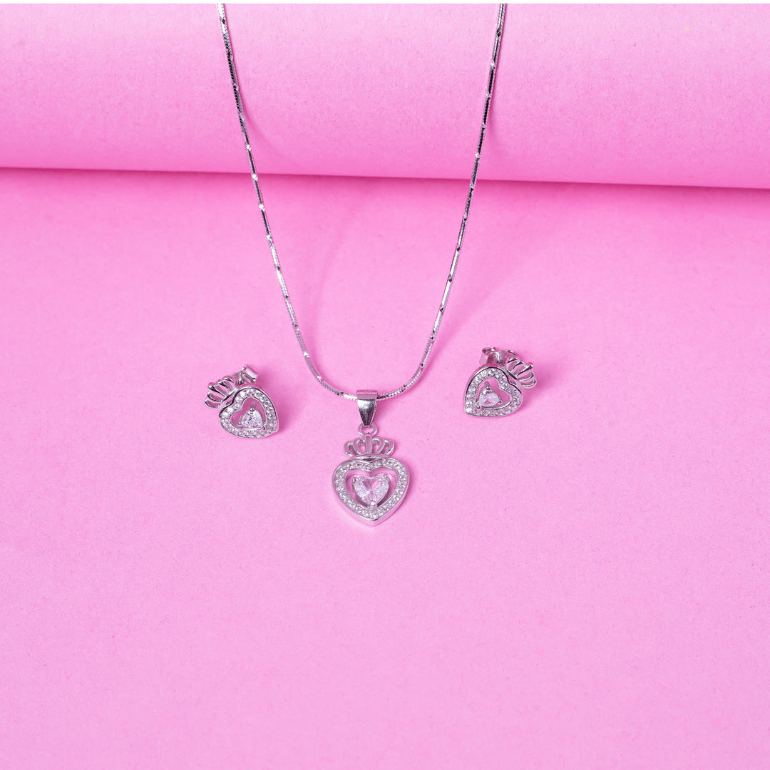 Queen of Hearts Pendent Set
